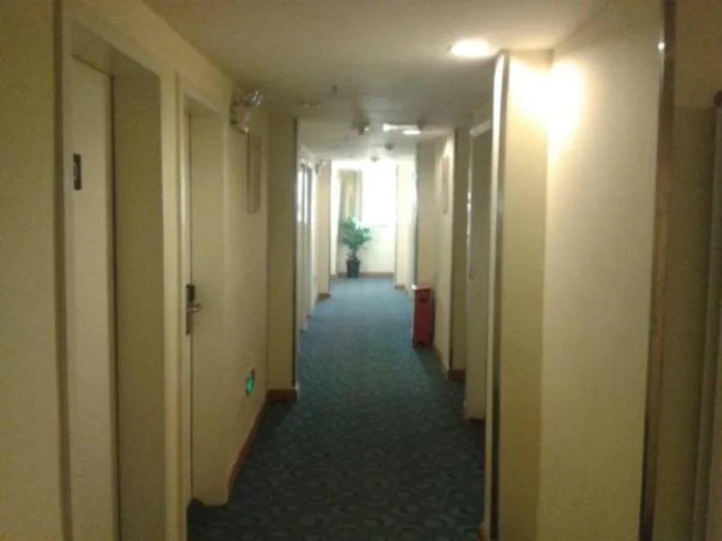 7 Days Inn Urumqi Xiaoxigou Branch