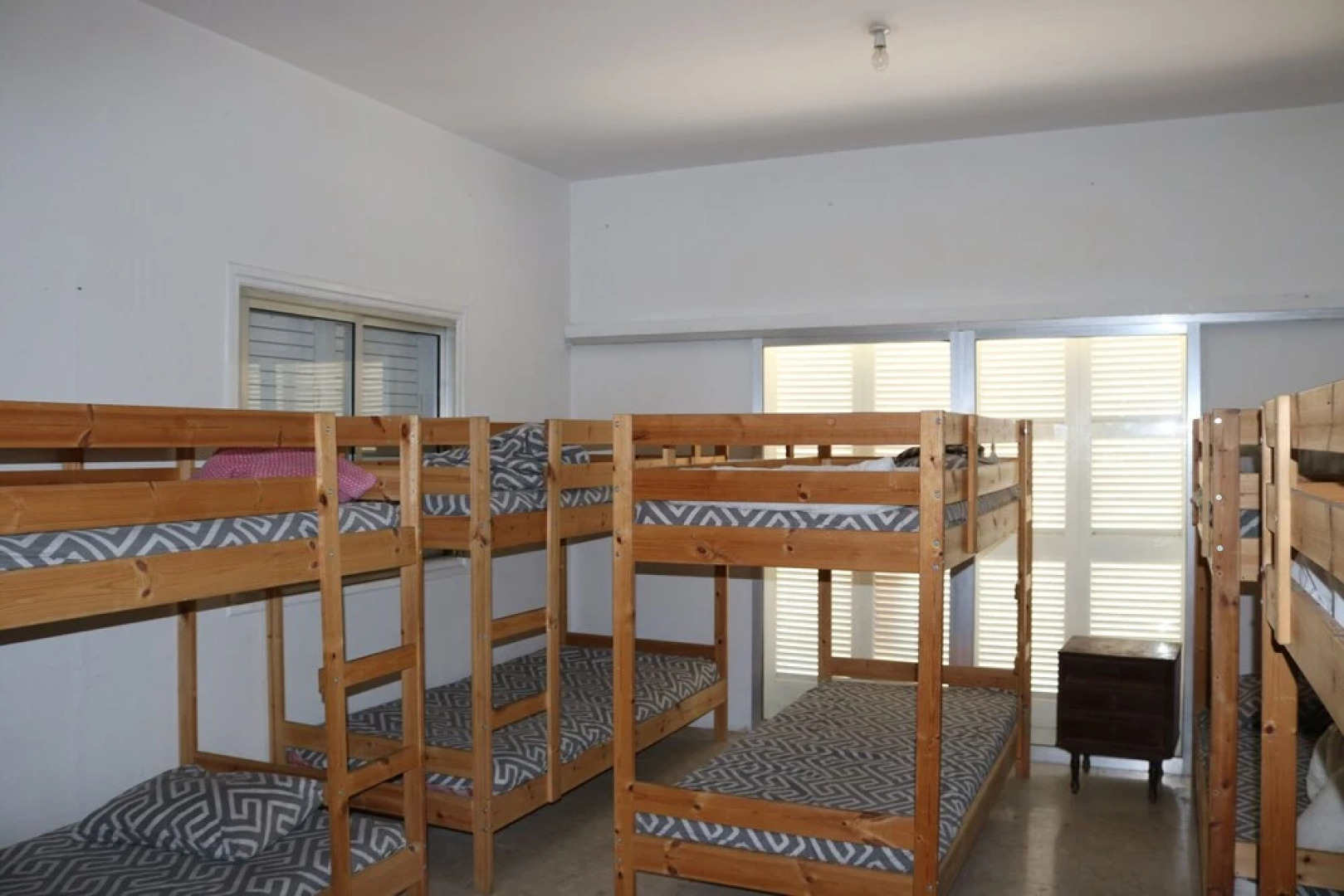 Costas Hostel Action 2