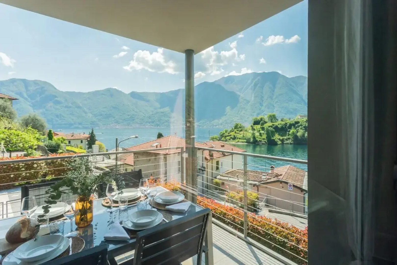 Mulino Vista Lake by Rent all Como