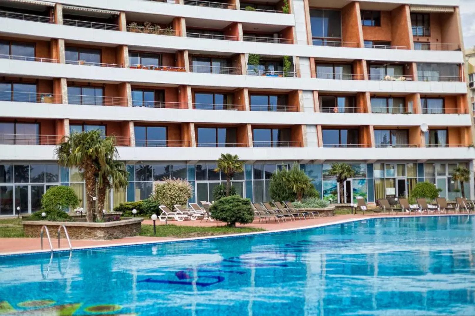 Фамилия Делюкс