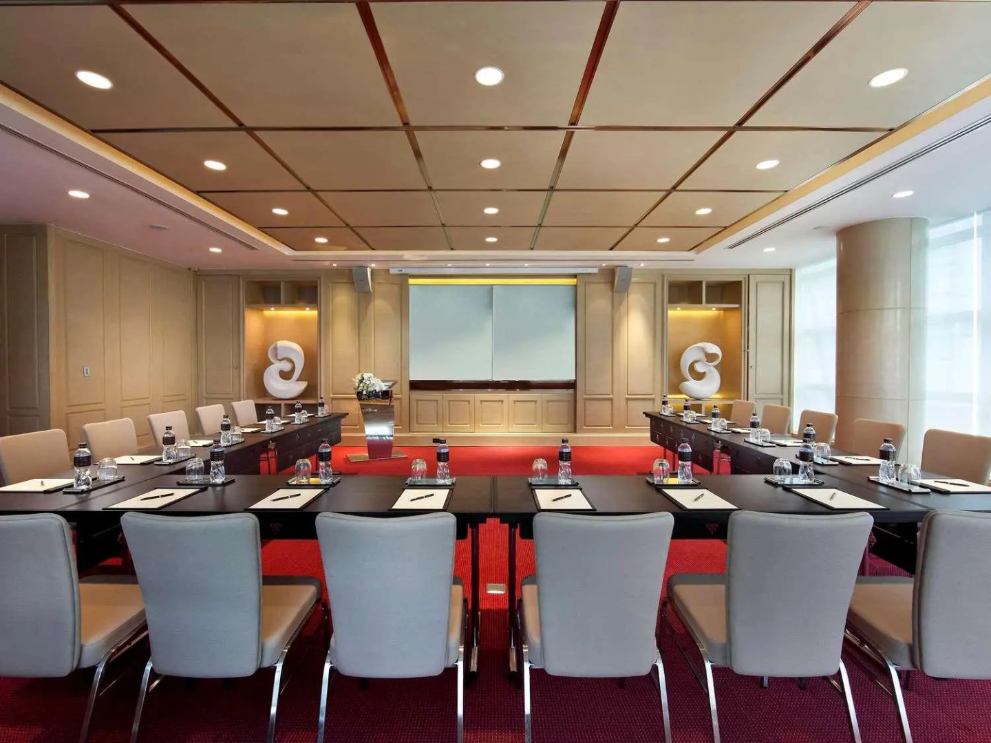 Отель Sofitel Bangkok Sukhumvit