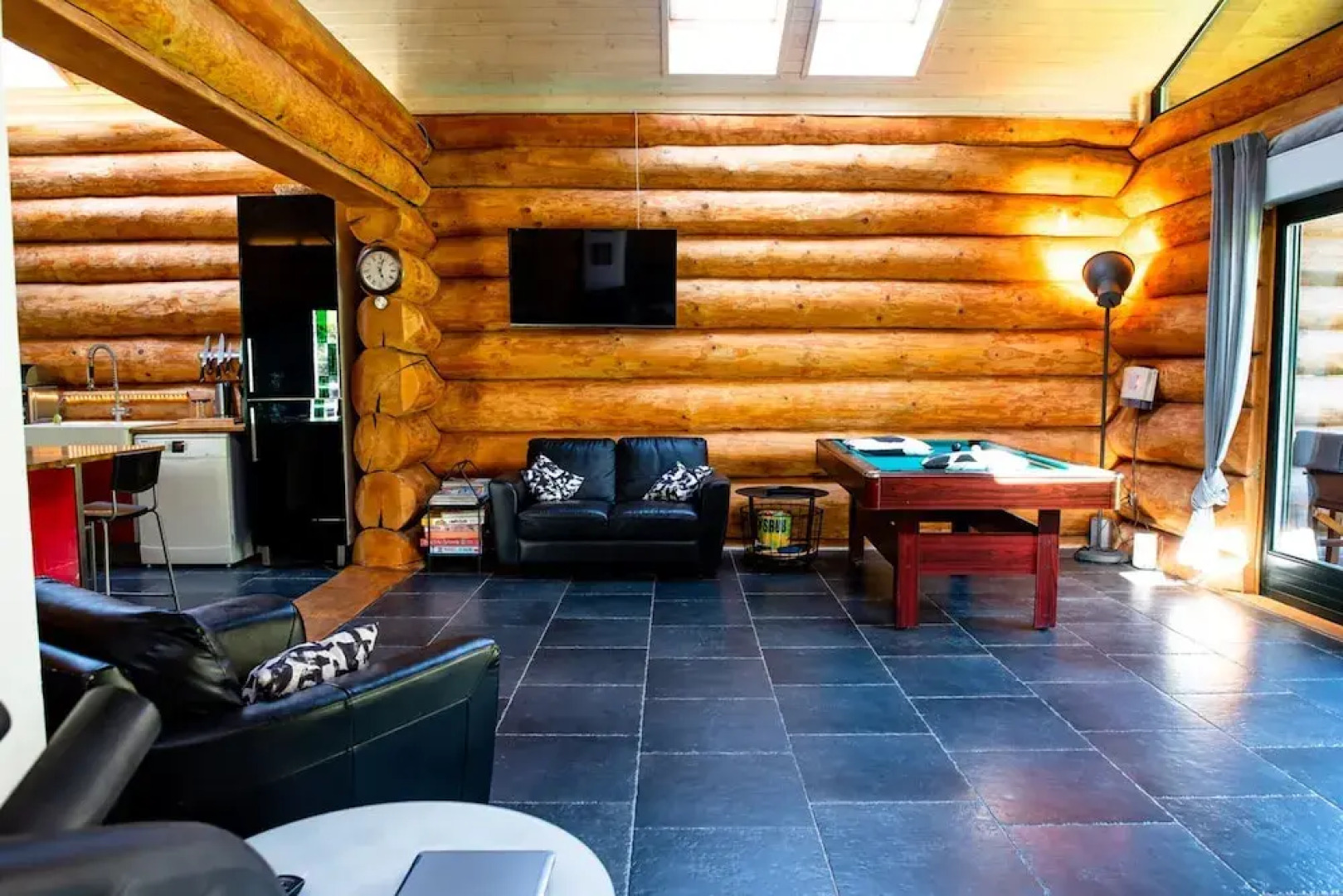 Villa in Lomnice nad Popelkou