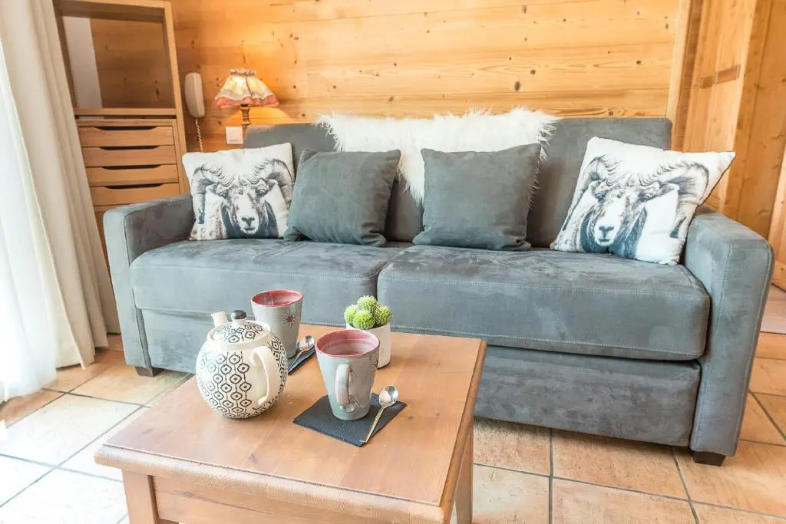 La Baie des Voiles pieds dans l'eau, 12 Apts du studio au Duplex by Location lac Annecy, LLA Selections