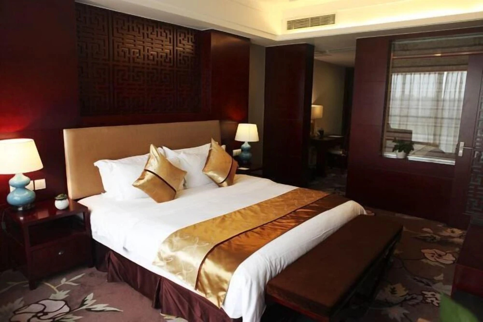 Yuanyi Mountain Conference Center