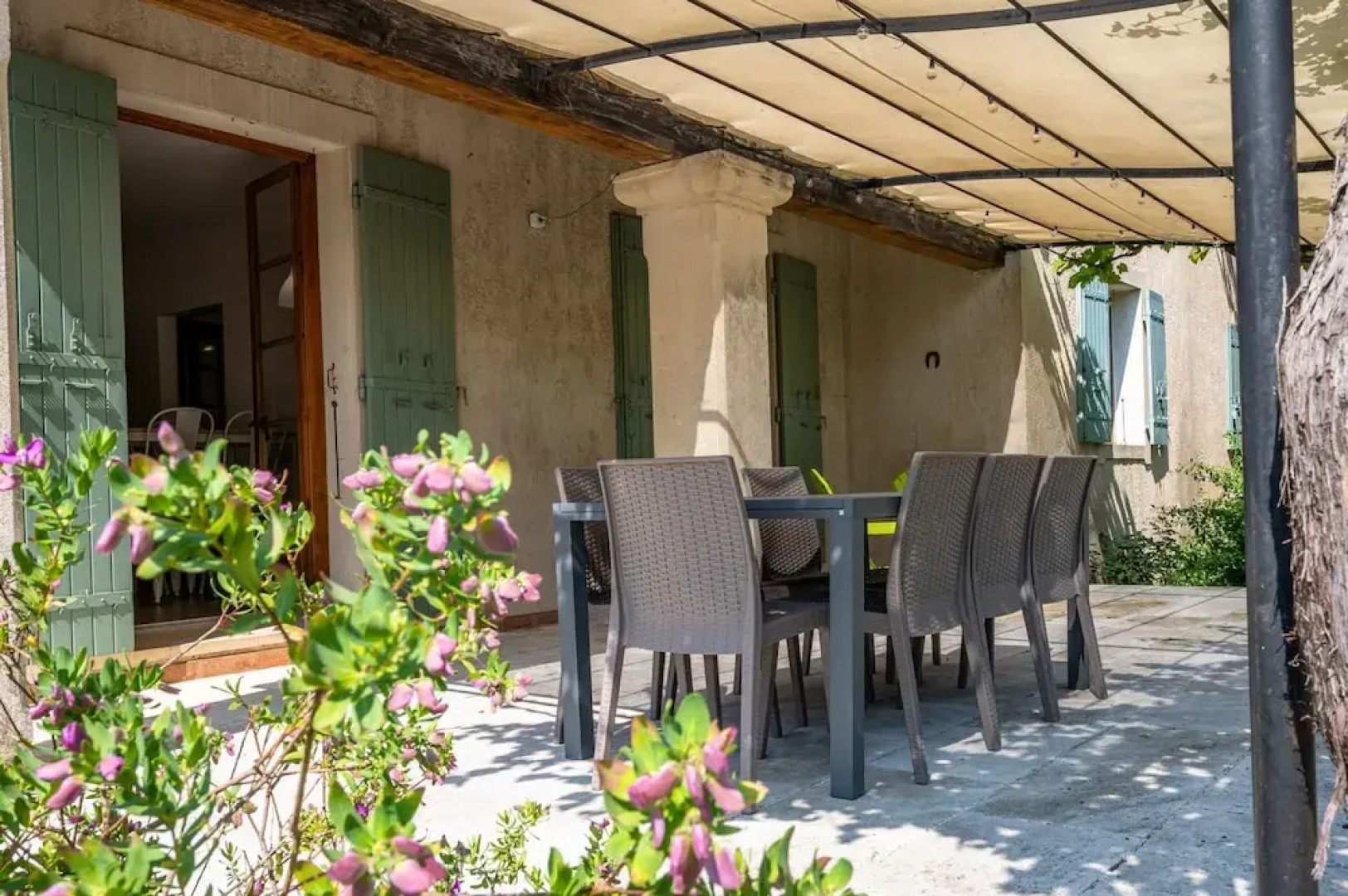 Mas Lou Pitchoun Exceptional Villa Between the Alpilles and Avignon