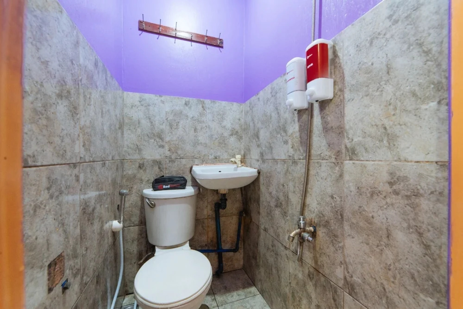 RedDoorz Plus @ San Nicolas Agoo