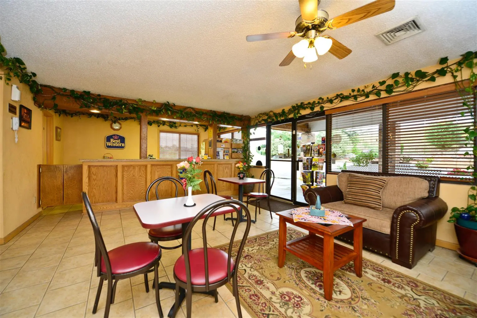 Village Inn of Hardy