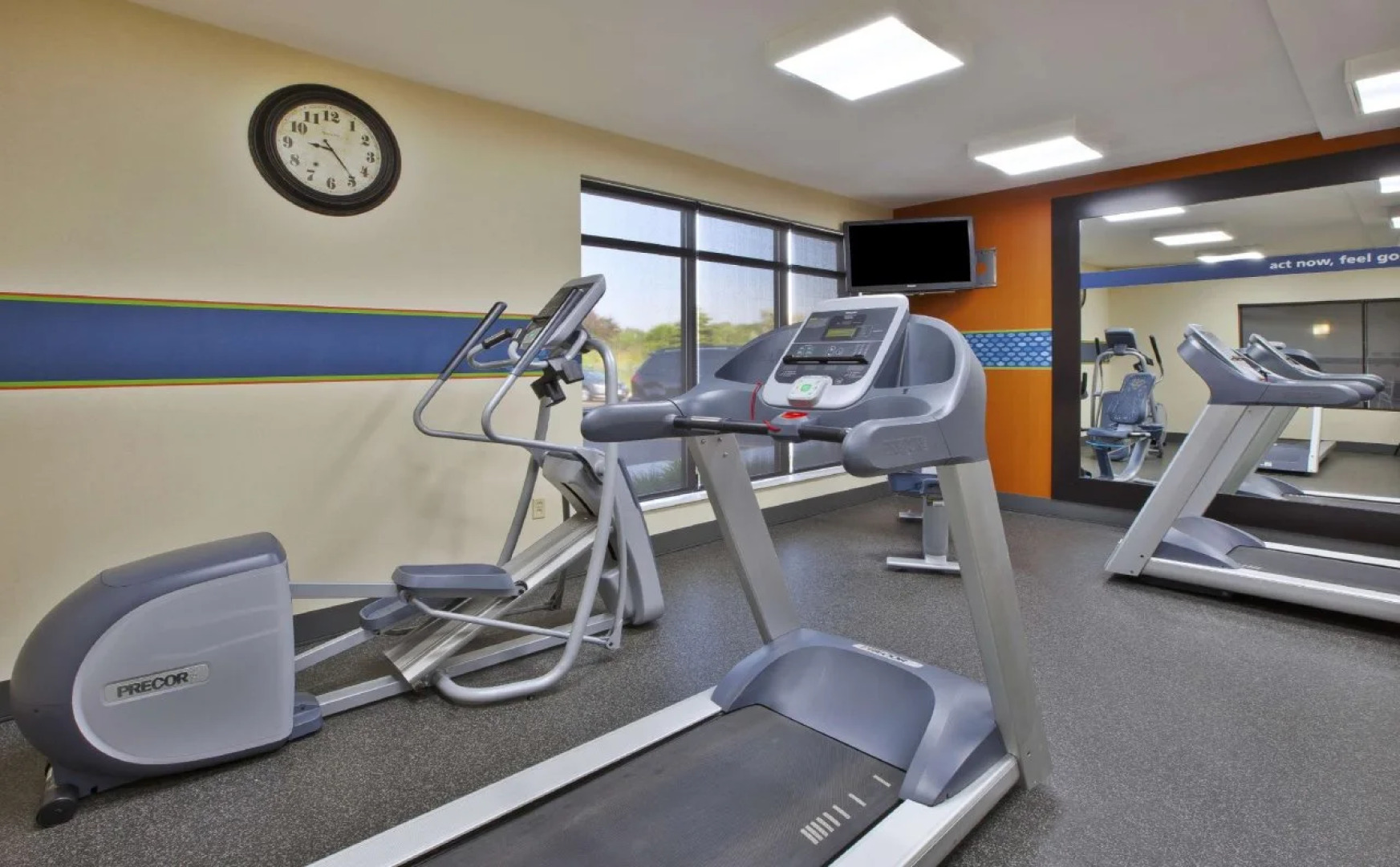 Hampton Inn Commerce Novi