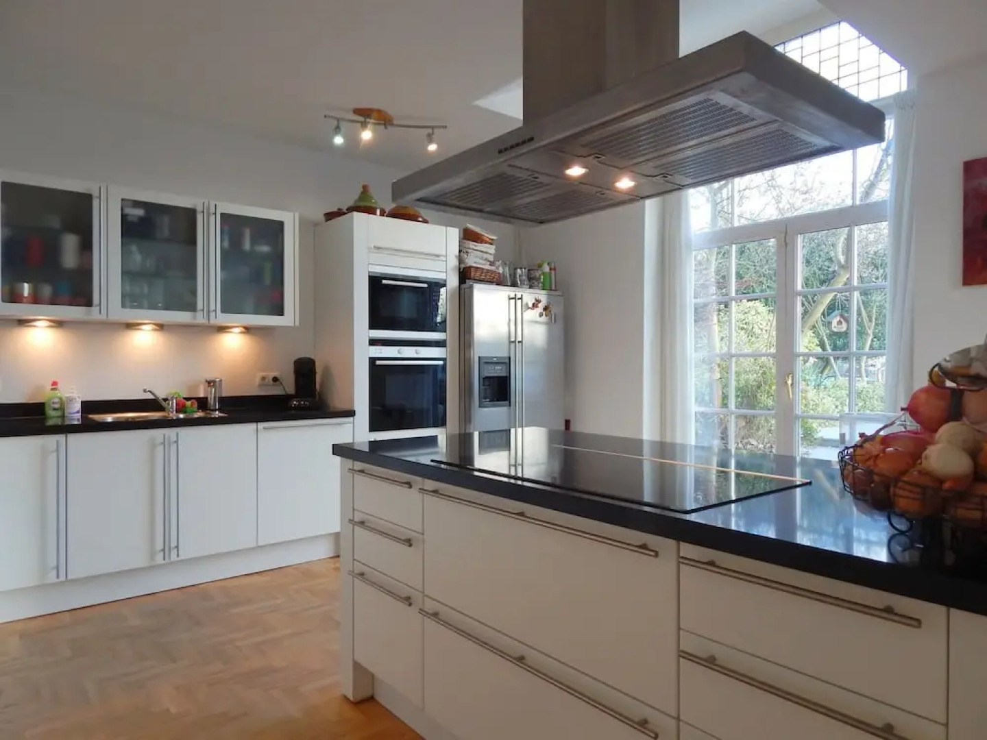 Opulent Villa with Sauna, Hot Tub, Pool