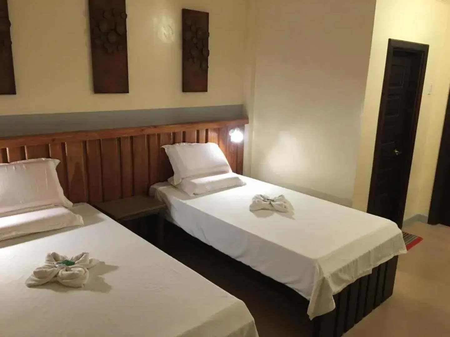 Ferellee Beachfront Inn