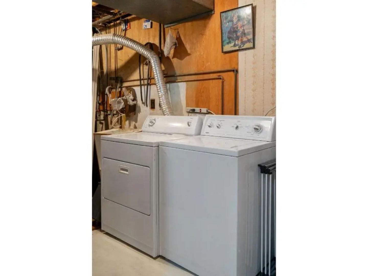 The Colour I 10 Minute To Royal Tyrrell I Sleeps 7