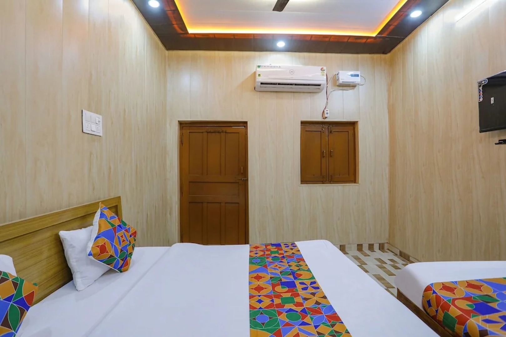 Via Shree Ram Aadhar