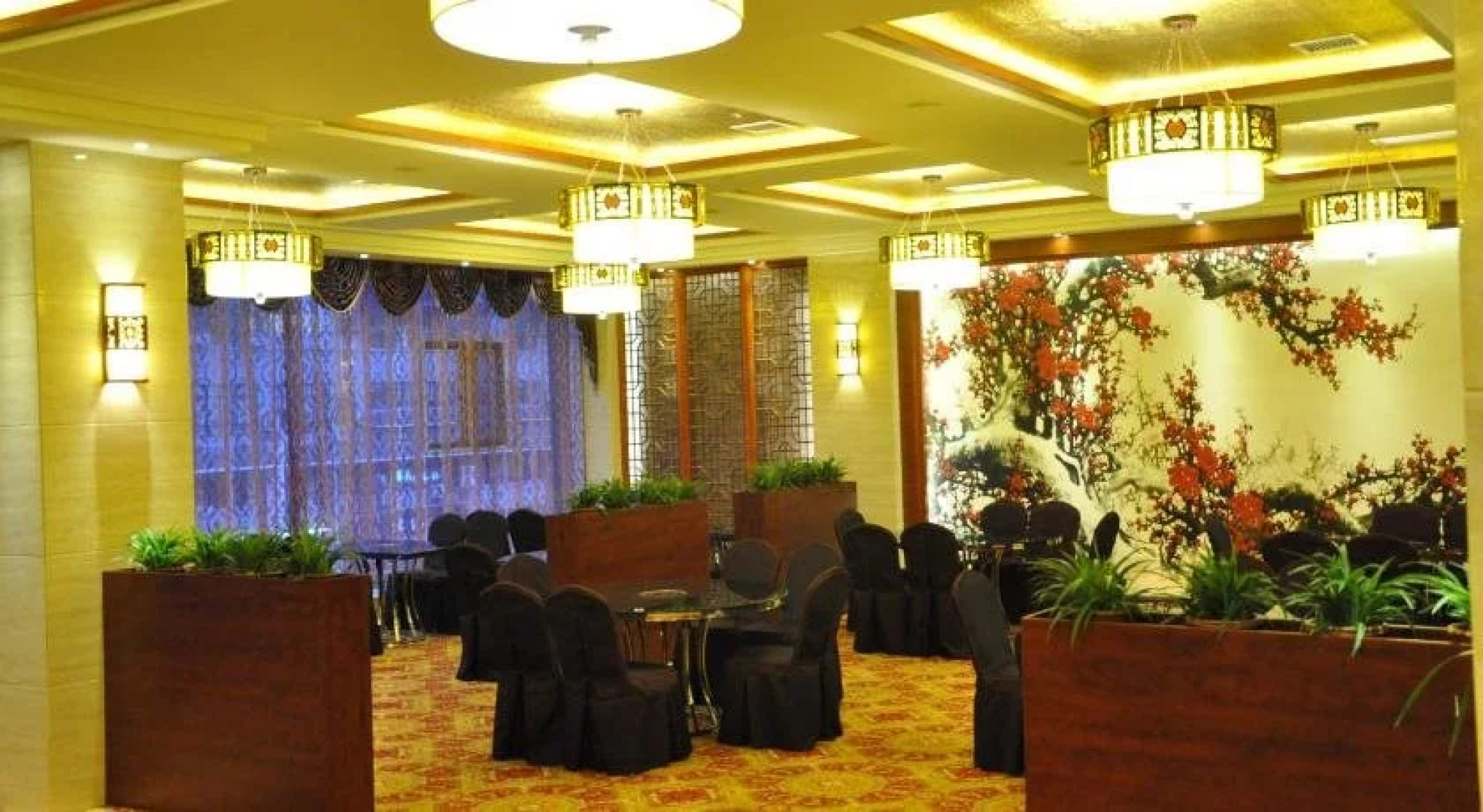 Harmonious Dunpu Hotel