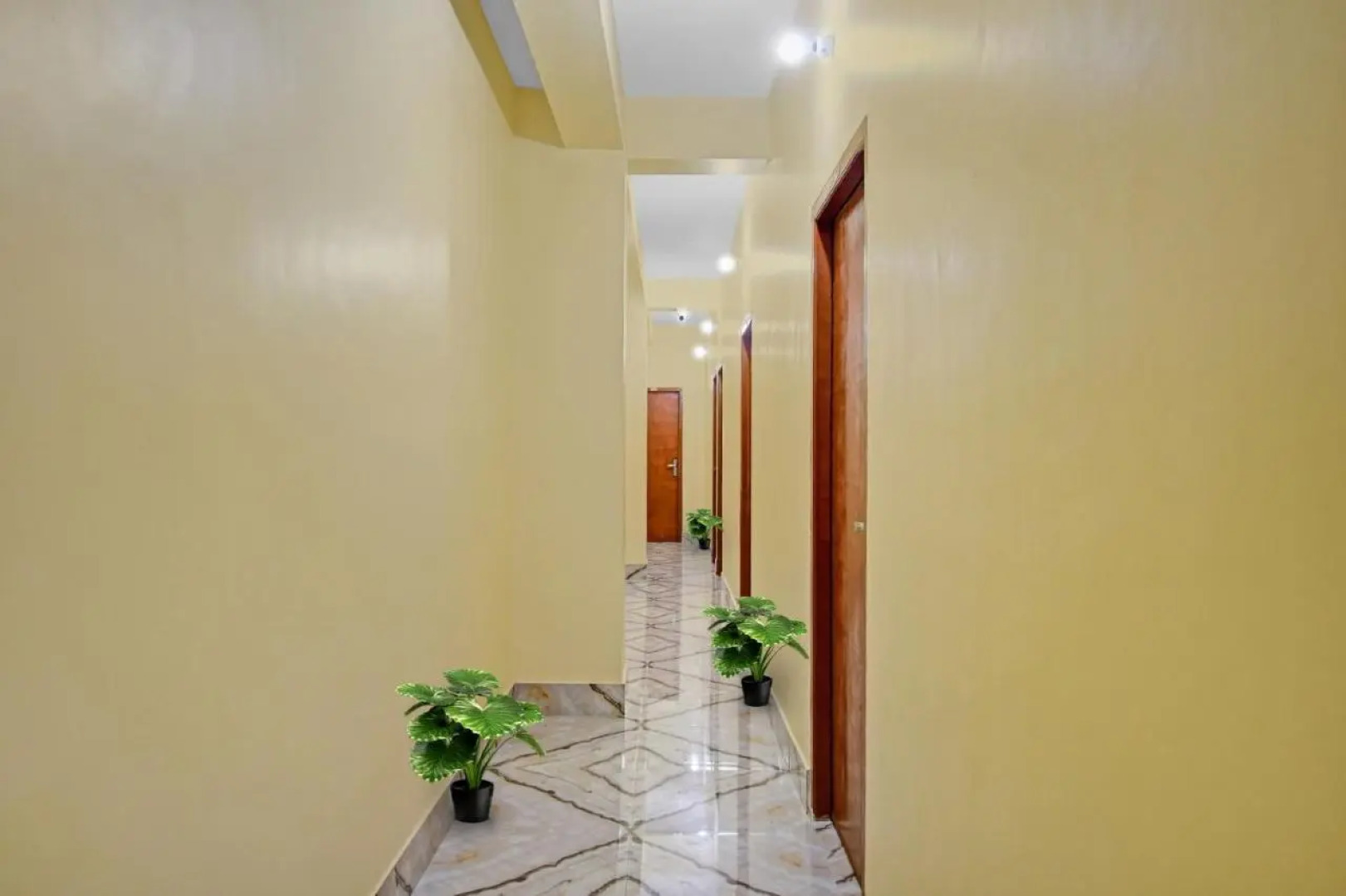 Oyo Flagship 702367 Downtown Inn