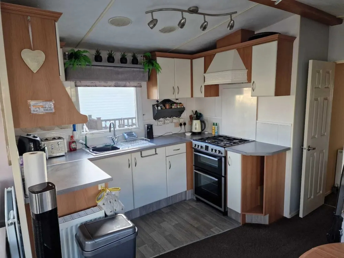 Lovely pet Friendly 4 Berth Caravan in Morecambe