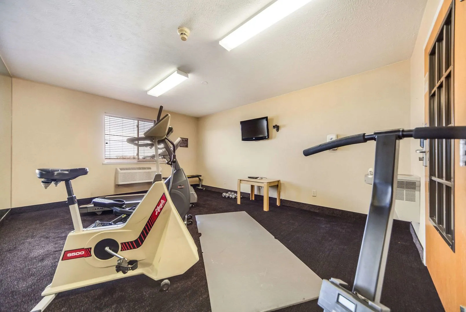 Super 8 by Wyndham Cozad