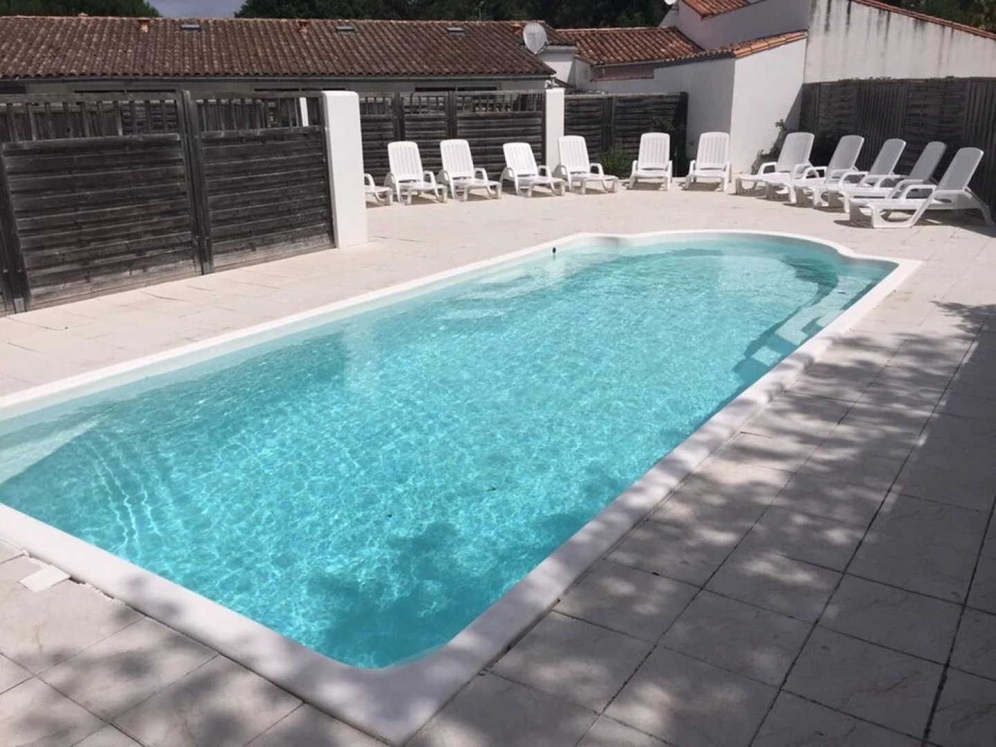 House With 2 Bedrooms in Rivedoux-plage, With Pool Access, Enclosed Ga
