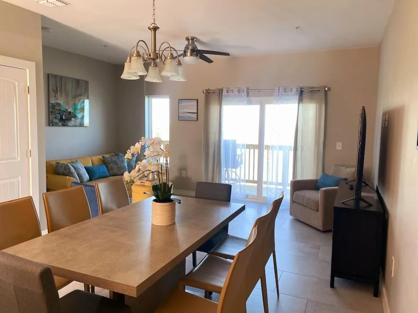 Bungalow Tarvana #2 3 Bedroom Home by RedAwning