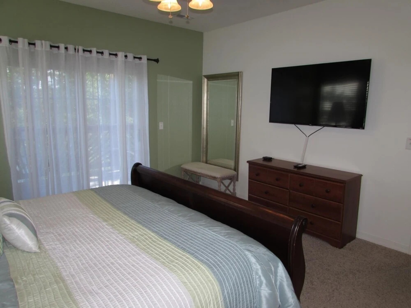 Condo A-7 3 Bedroom Condo by Redawning