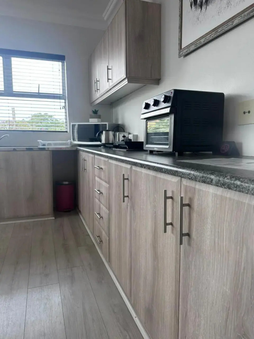 14 on Braemar Studio Apartment