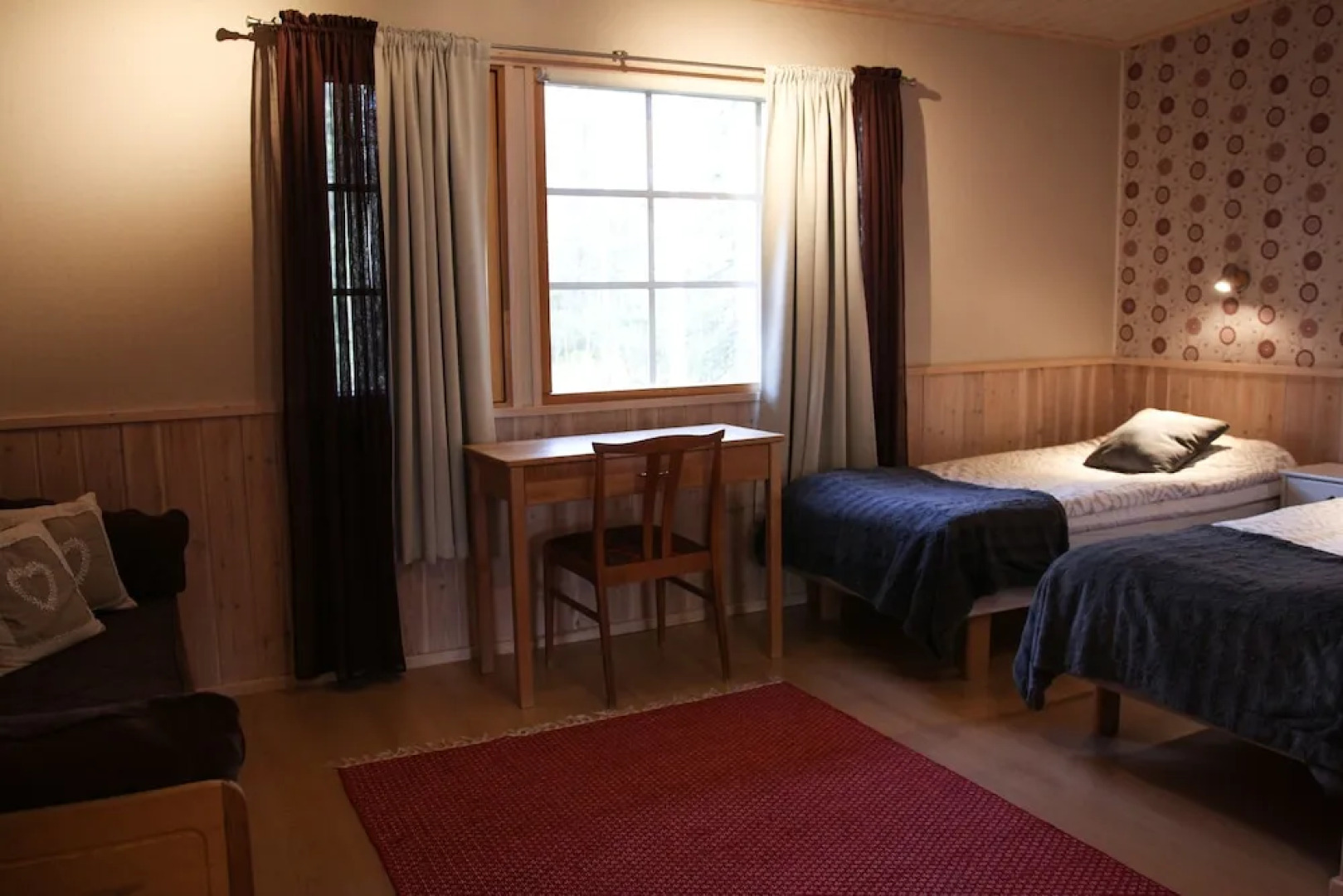 Isokenkäisten Klubi, Wilderness lodge