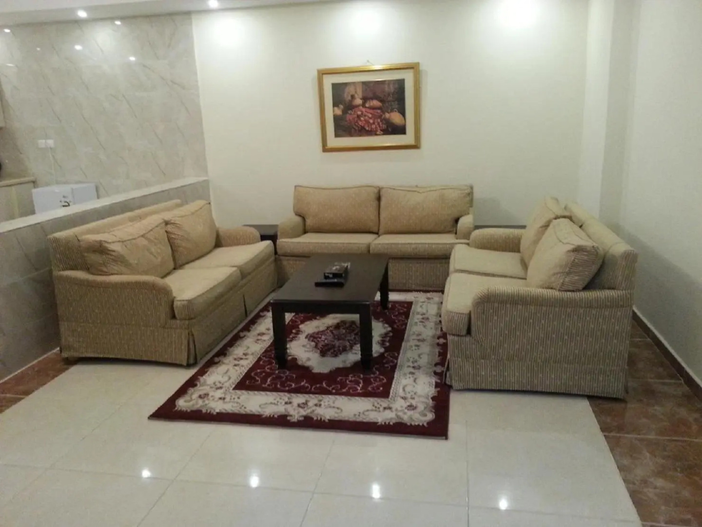 LA Fontaine Royal Hotel