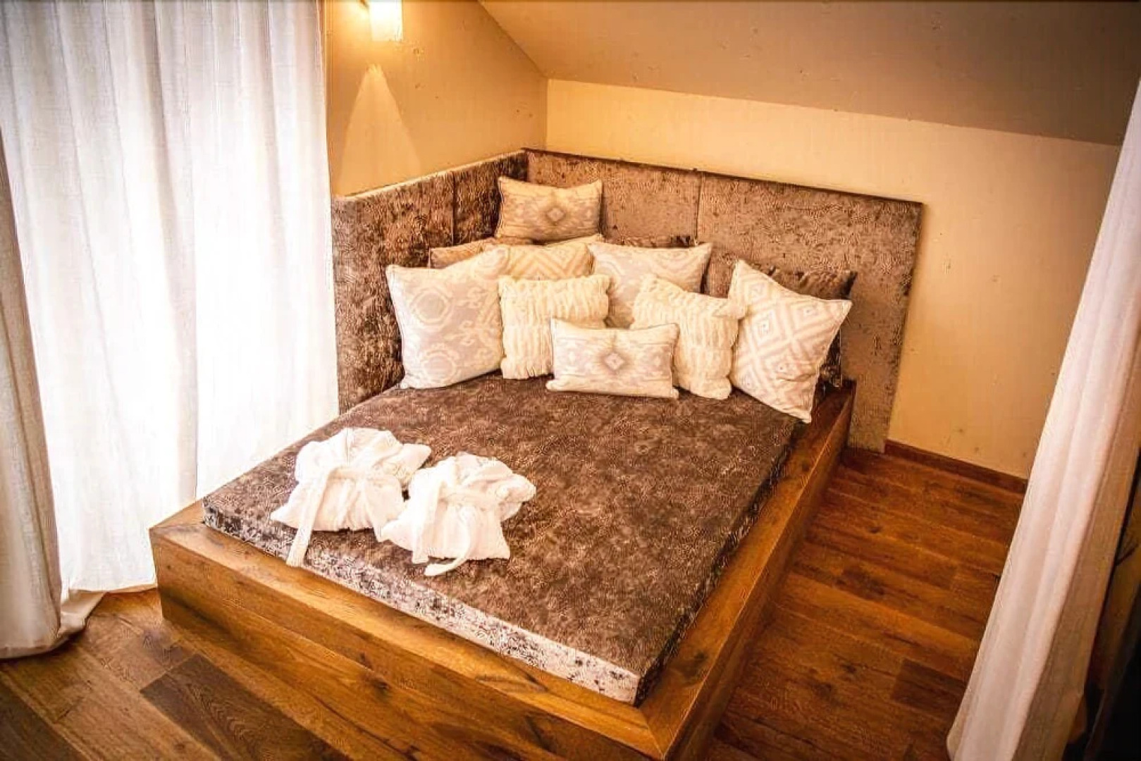 Golden Hill Country Chalets & Suites