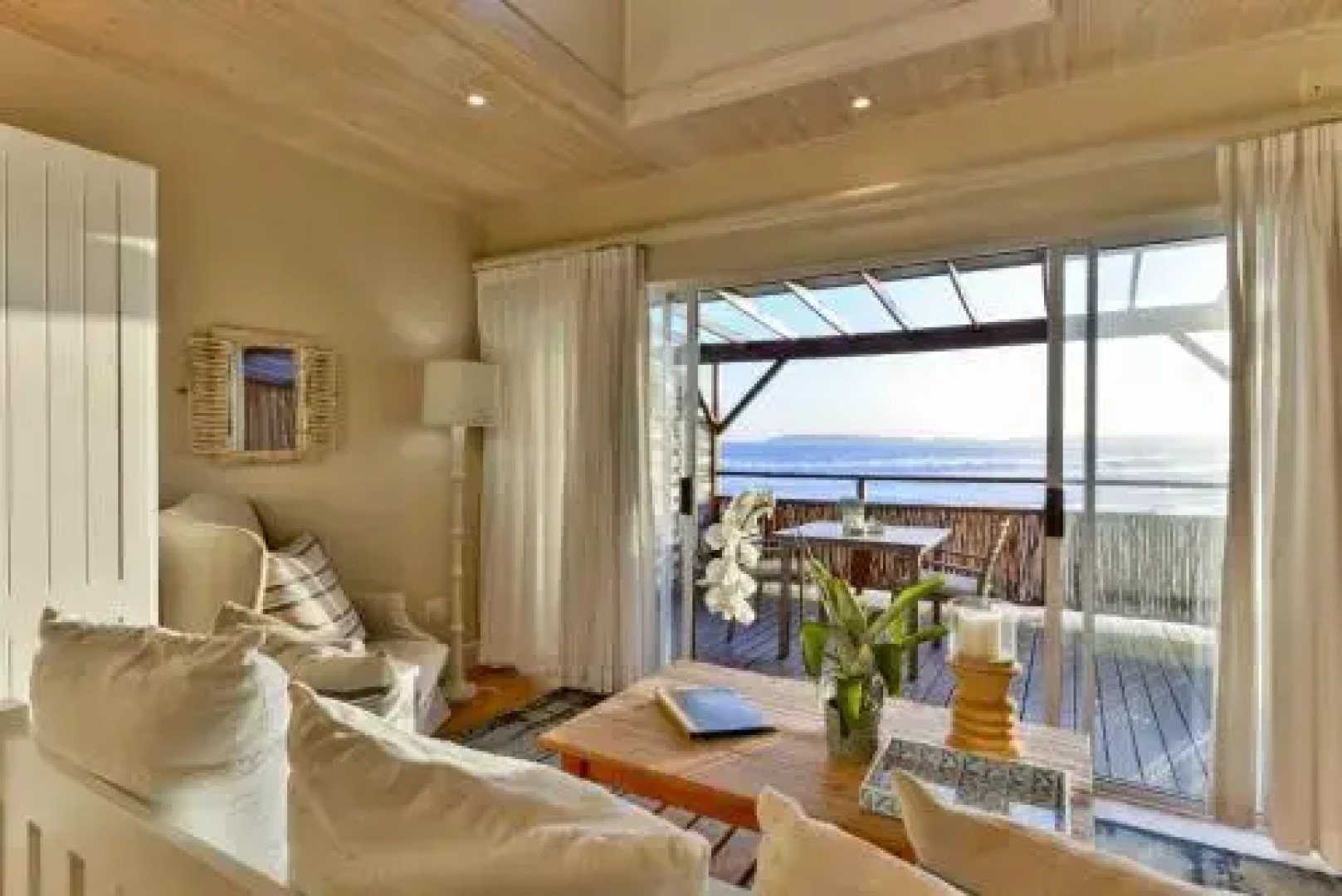 Singing Kettle Beach Lodge