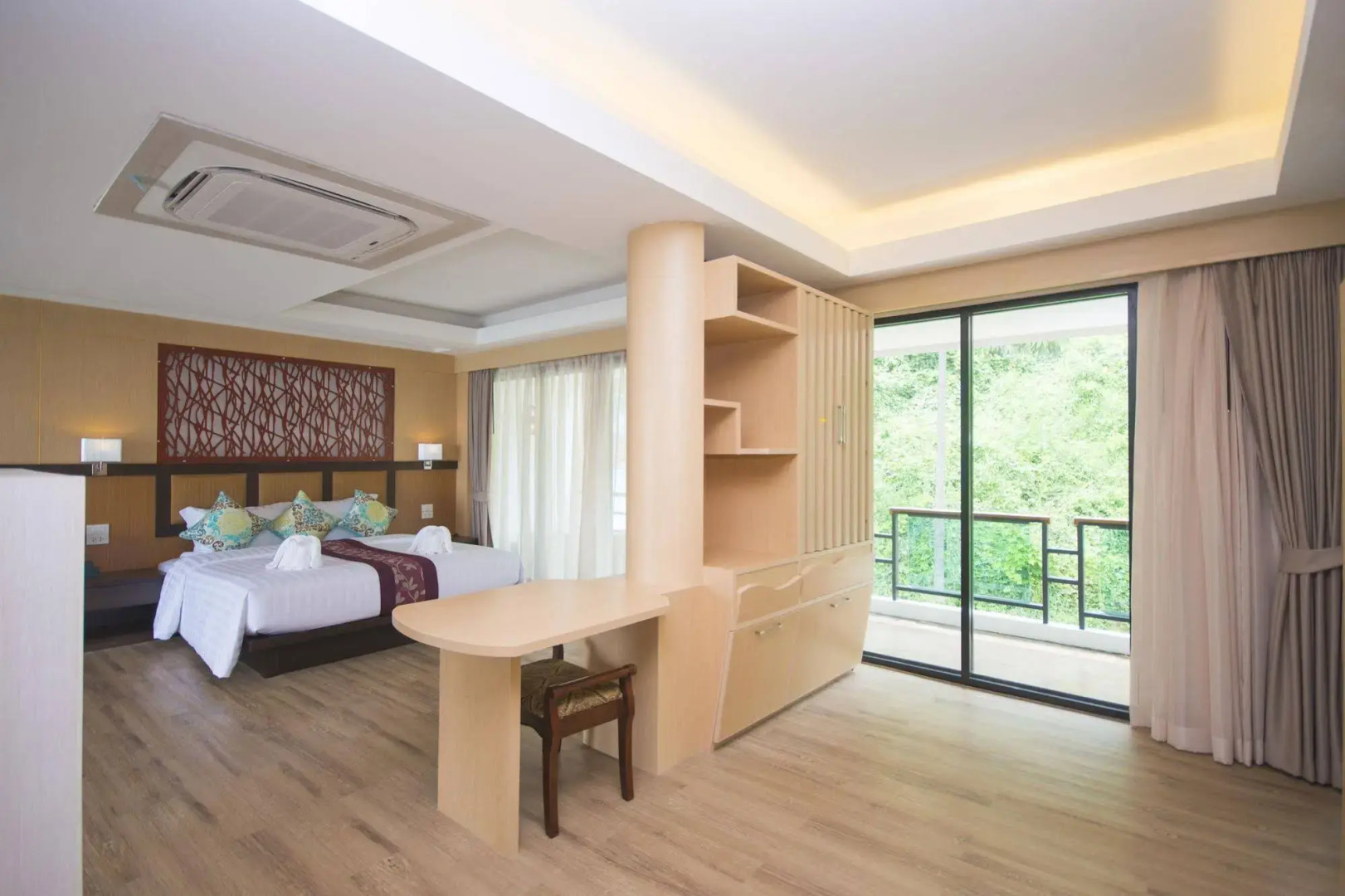 Phi Phi Nice Beach Hotel Hip