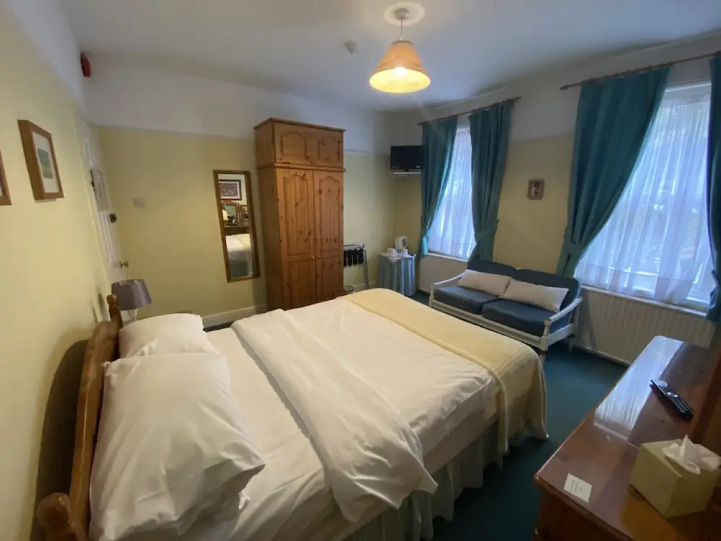 Pickwicks Guest House