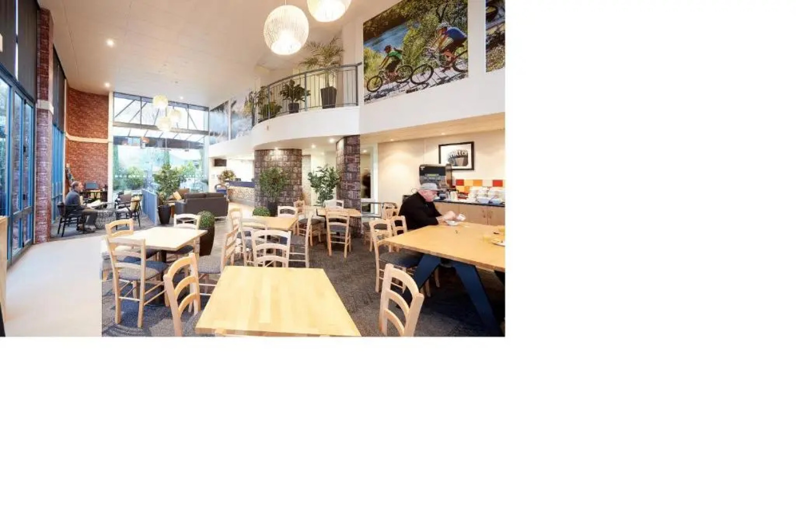 Ventura Inn & Suites Hamilton