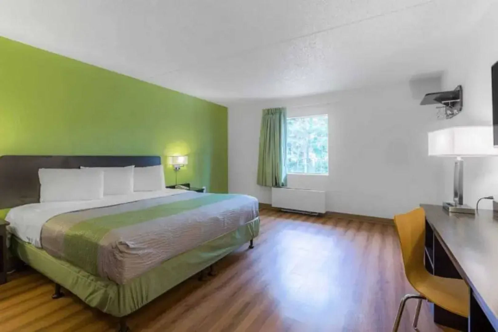 Motel 6 Warminster, PA