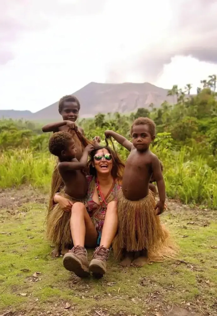 Glowing view tree house and Bangalow