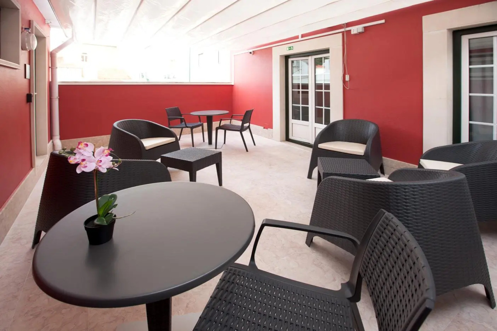 Famous Crows Lisbon Suites