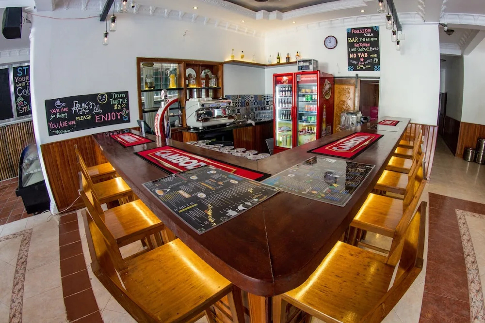 Poolside Villa - Hostel