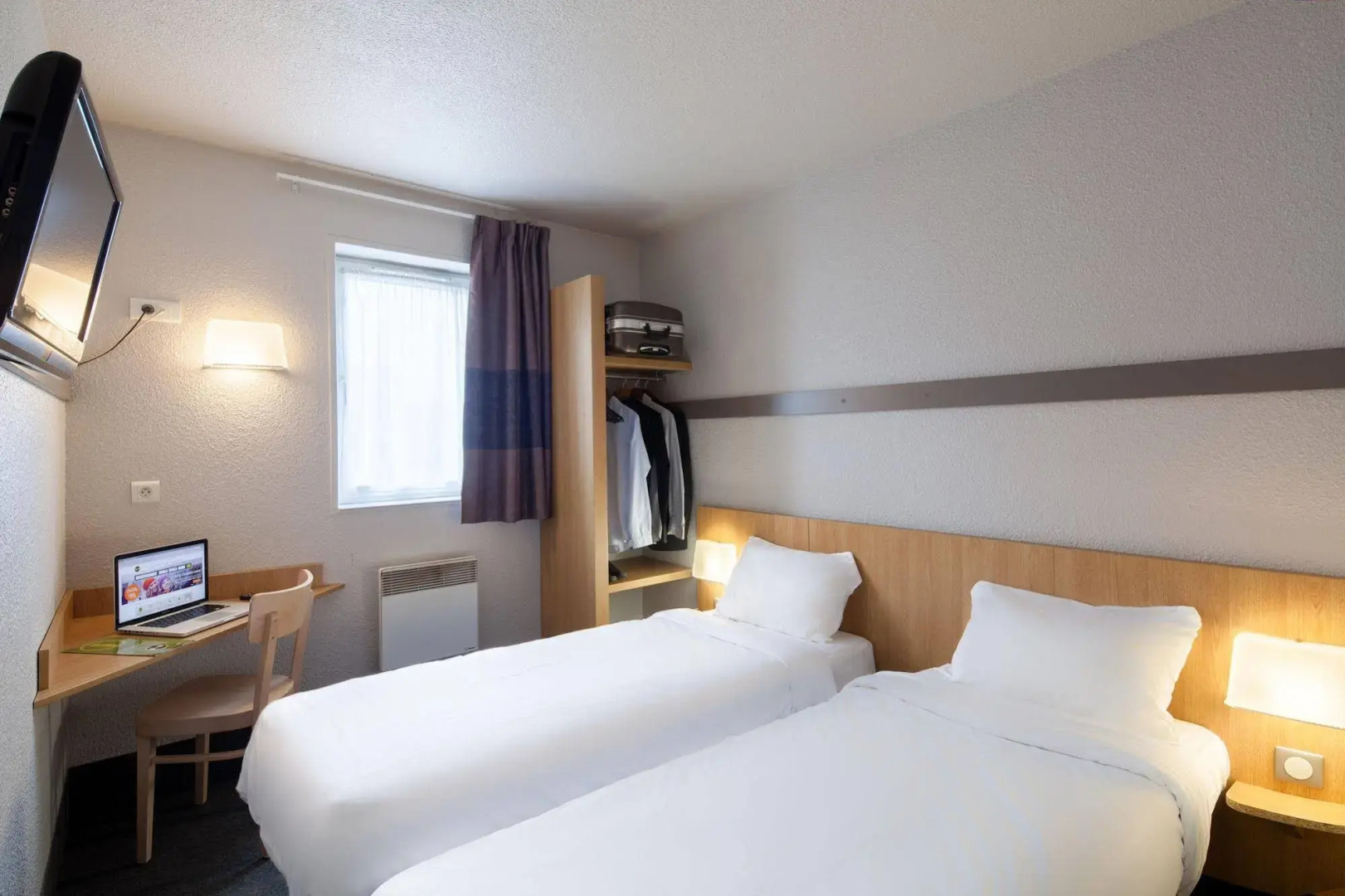 B&B HOTEL Calais Centre Saint-Pierre