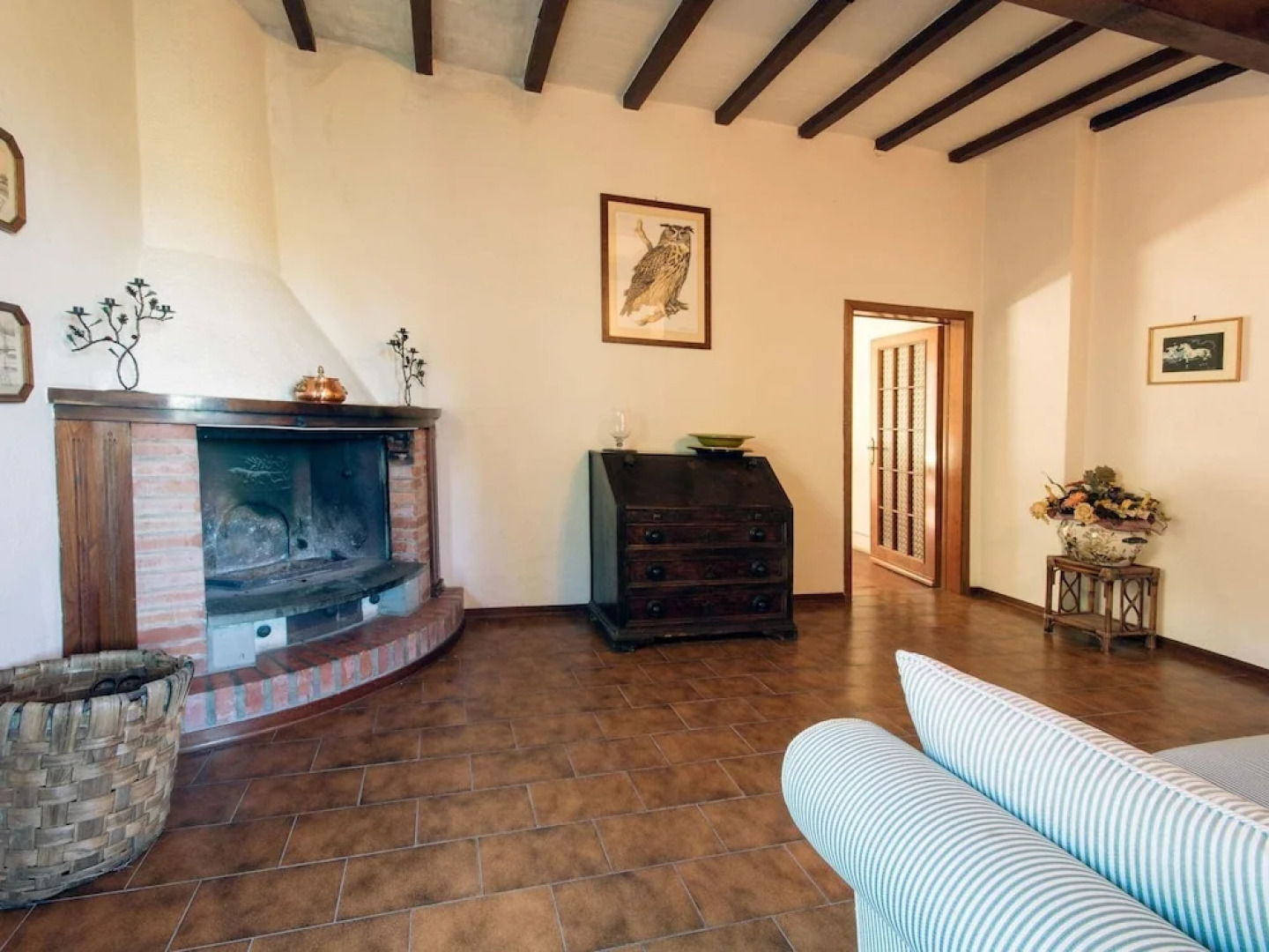 Vino, Views and Relaxing Stay