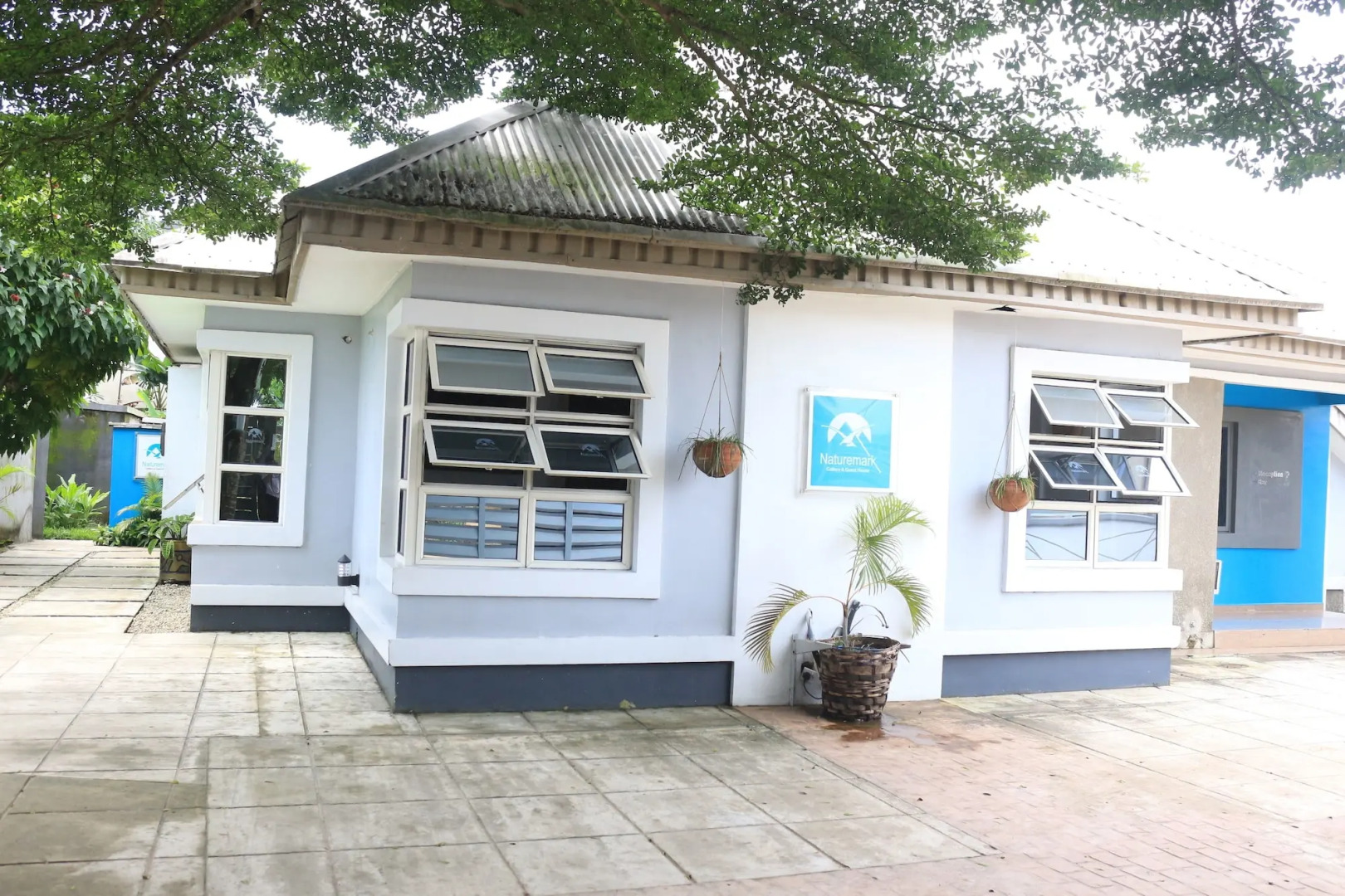 NatureMark Gallery and Guest House