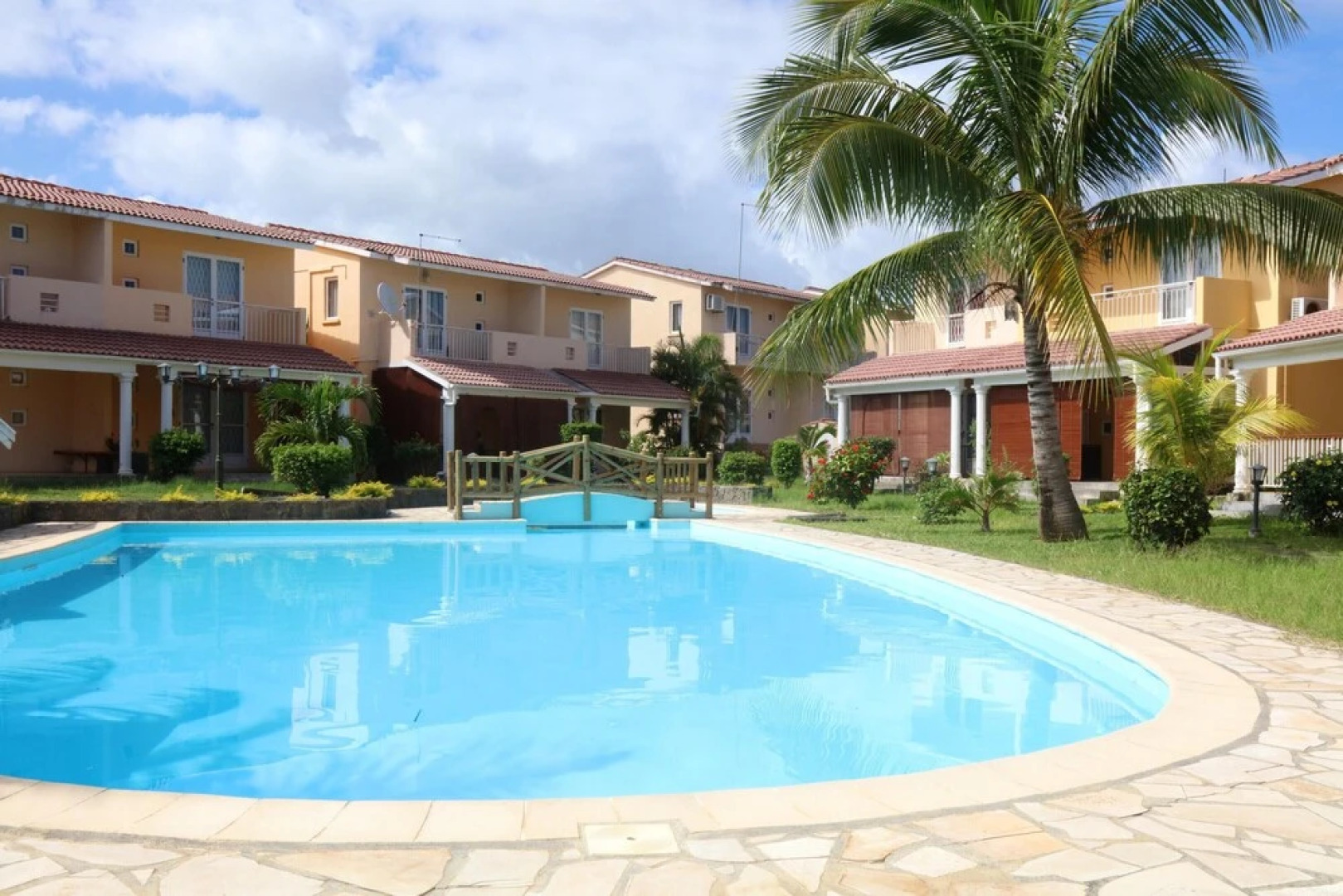 House with 2 Bedrooms in Grand Gaube, with Pool Access, Terrace And Wifi
