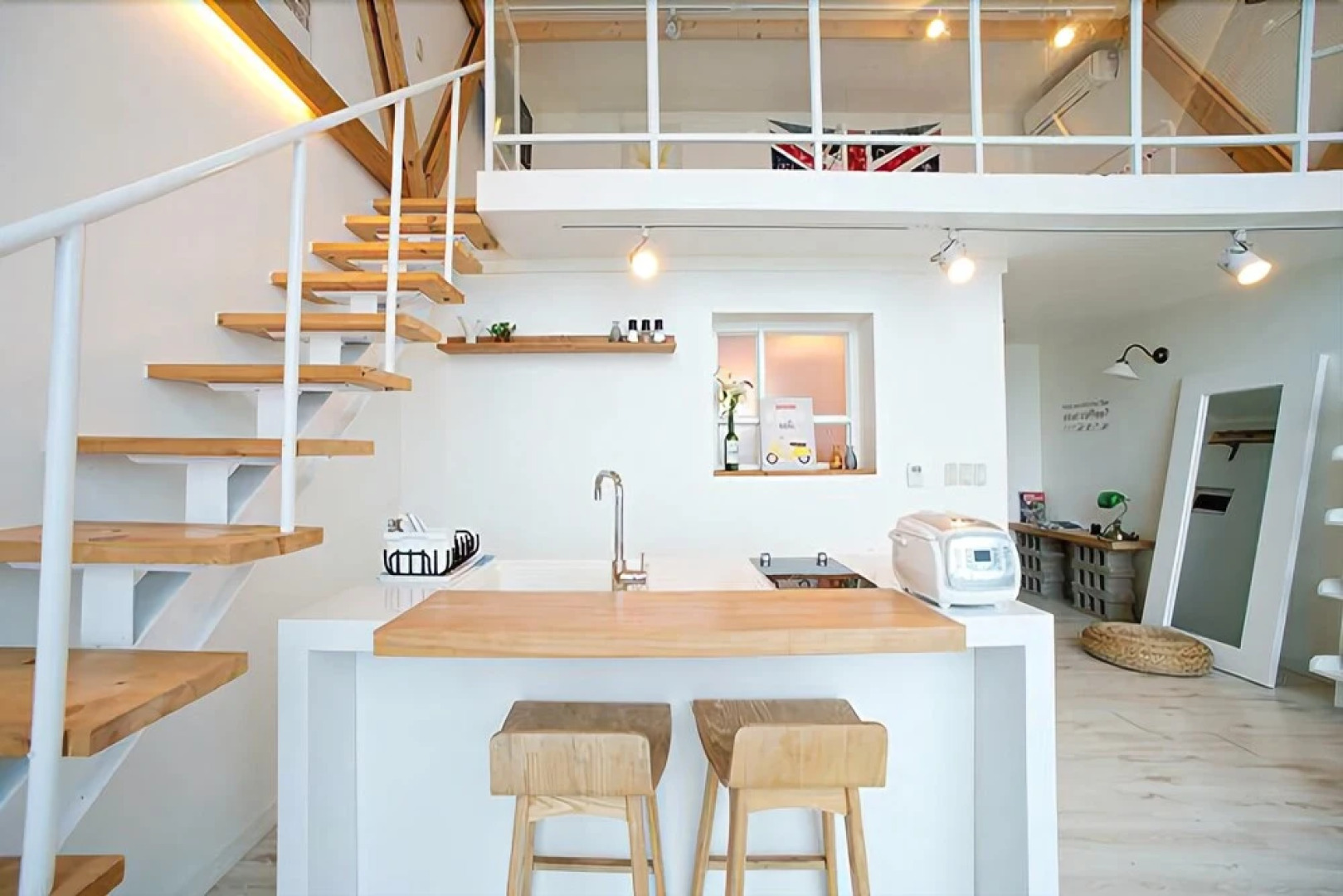 Uljin French Paper Pension