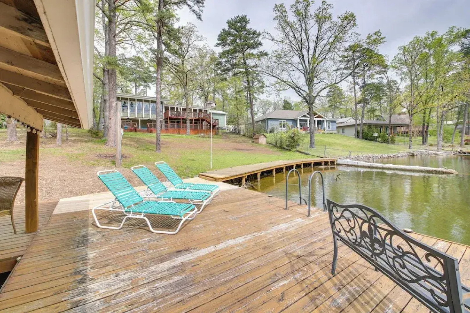 Cozy Lake Cabin w/ Dock in Hot Springs Nat'l Park