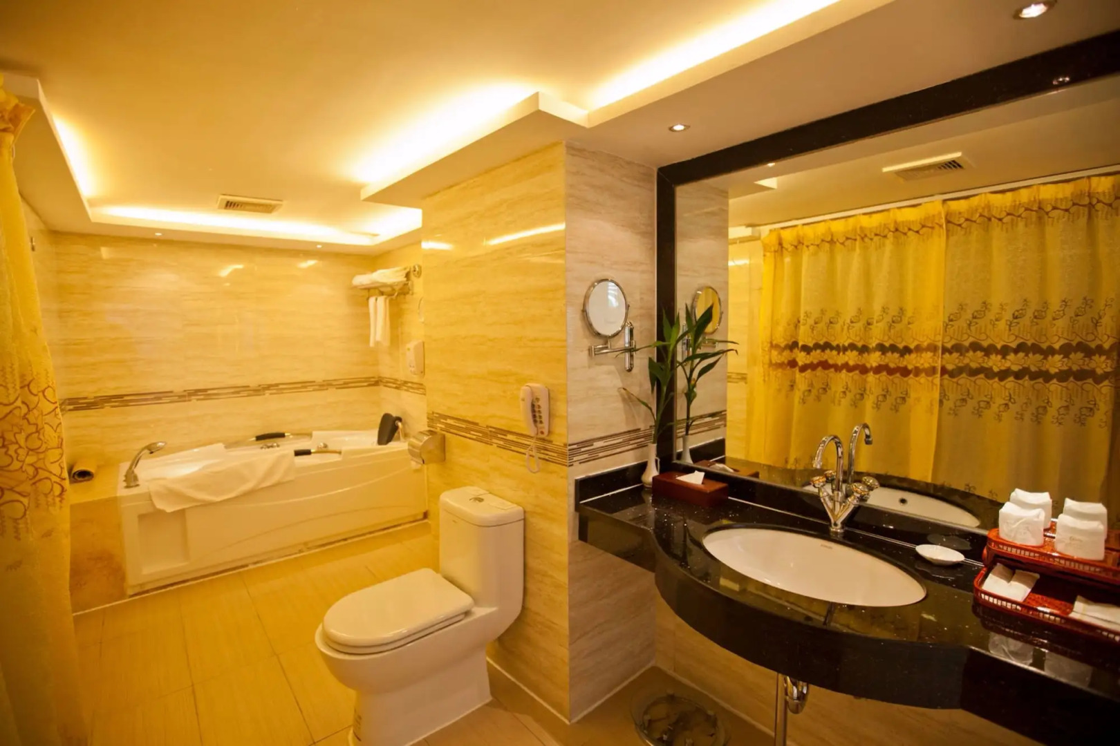 YangShuo New Century Hotel