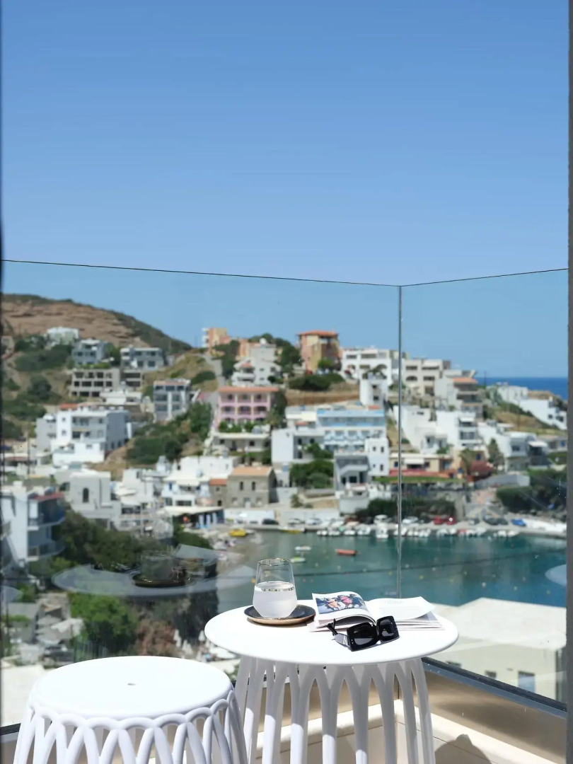 Golden Luxury Suites