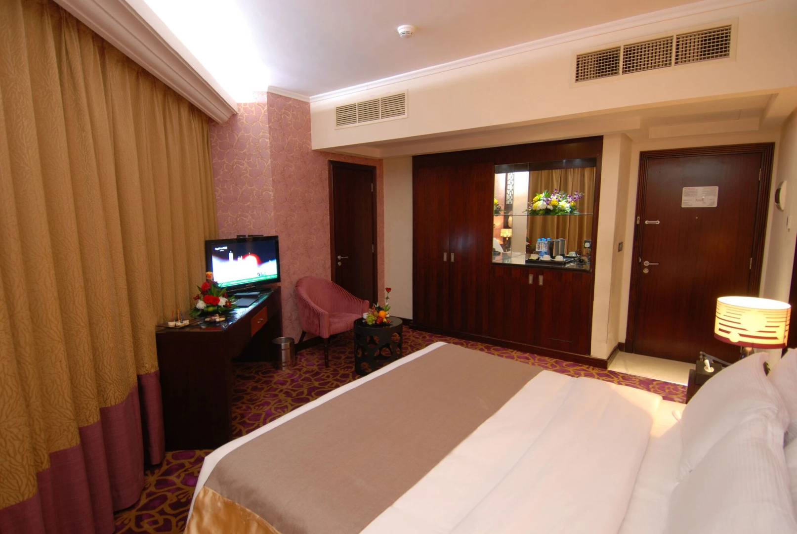 Gloria Al Madinah, Al Fayroz Al Massi