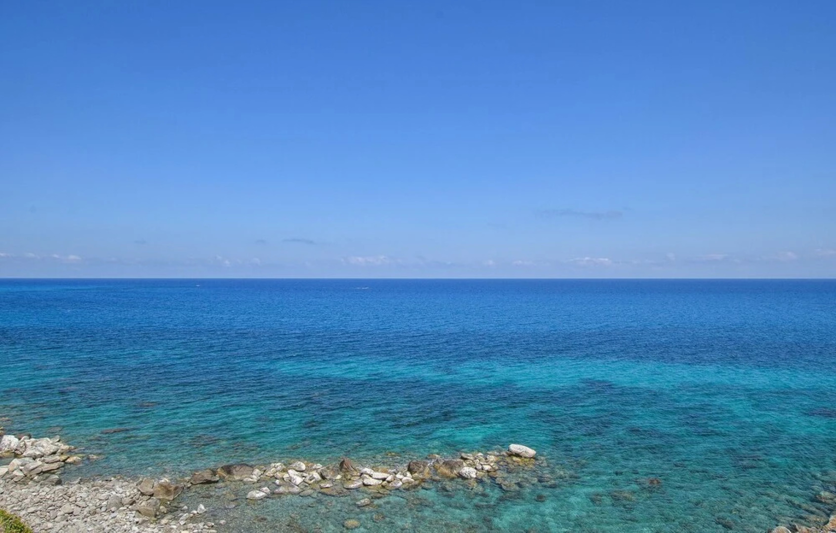 Stunning Home in Motta San Giovanni With Wifi and 4 Bedrooms