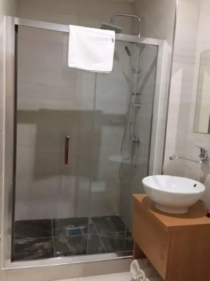 TIF hotel & restaurant