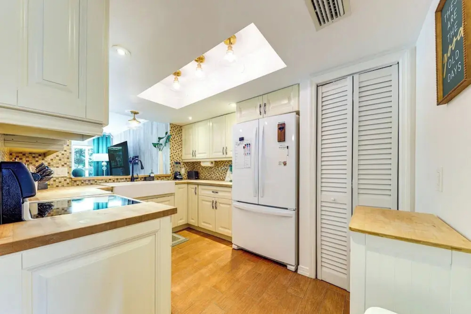 Tropical Pool Oasis on 1/4 Acre by Downtown Stuart