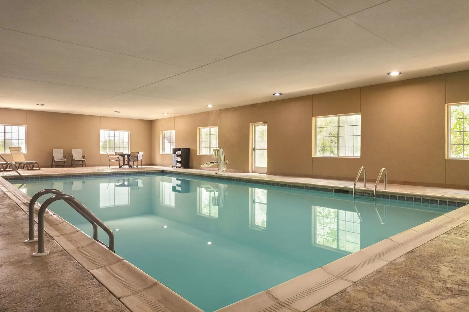 Country Inn & Suites by Radisson, Goodlettsville, TN
