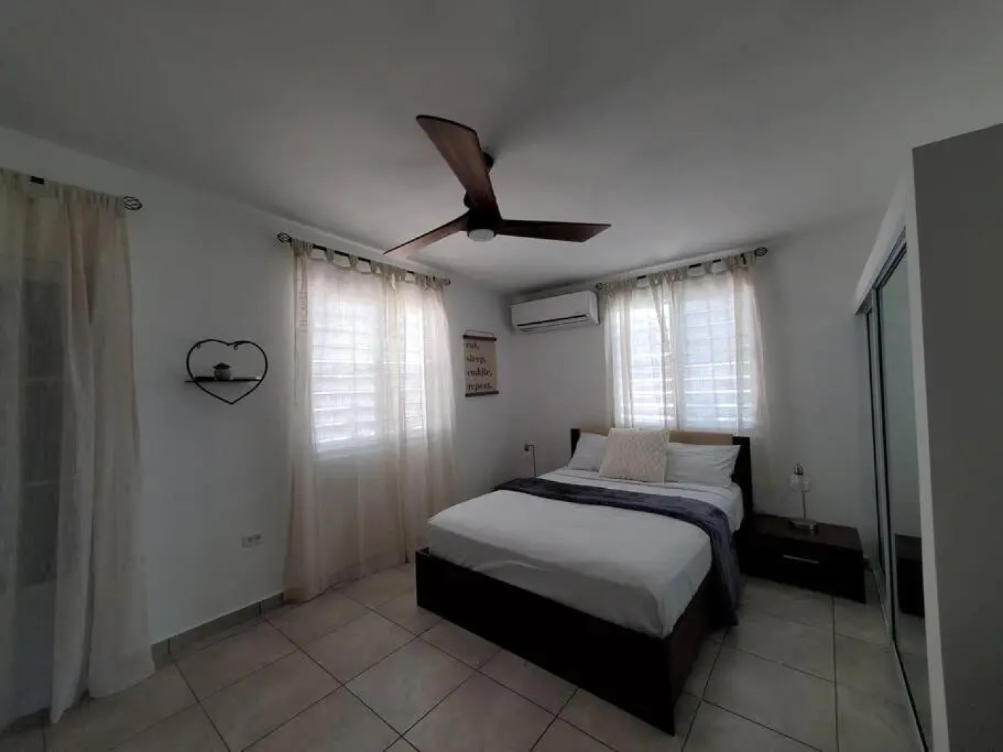 Aguadilla Sunset Apt electricity water AC WiFi 8 minute walk to Crashboat Beach