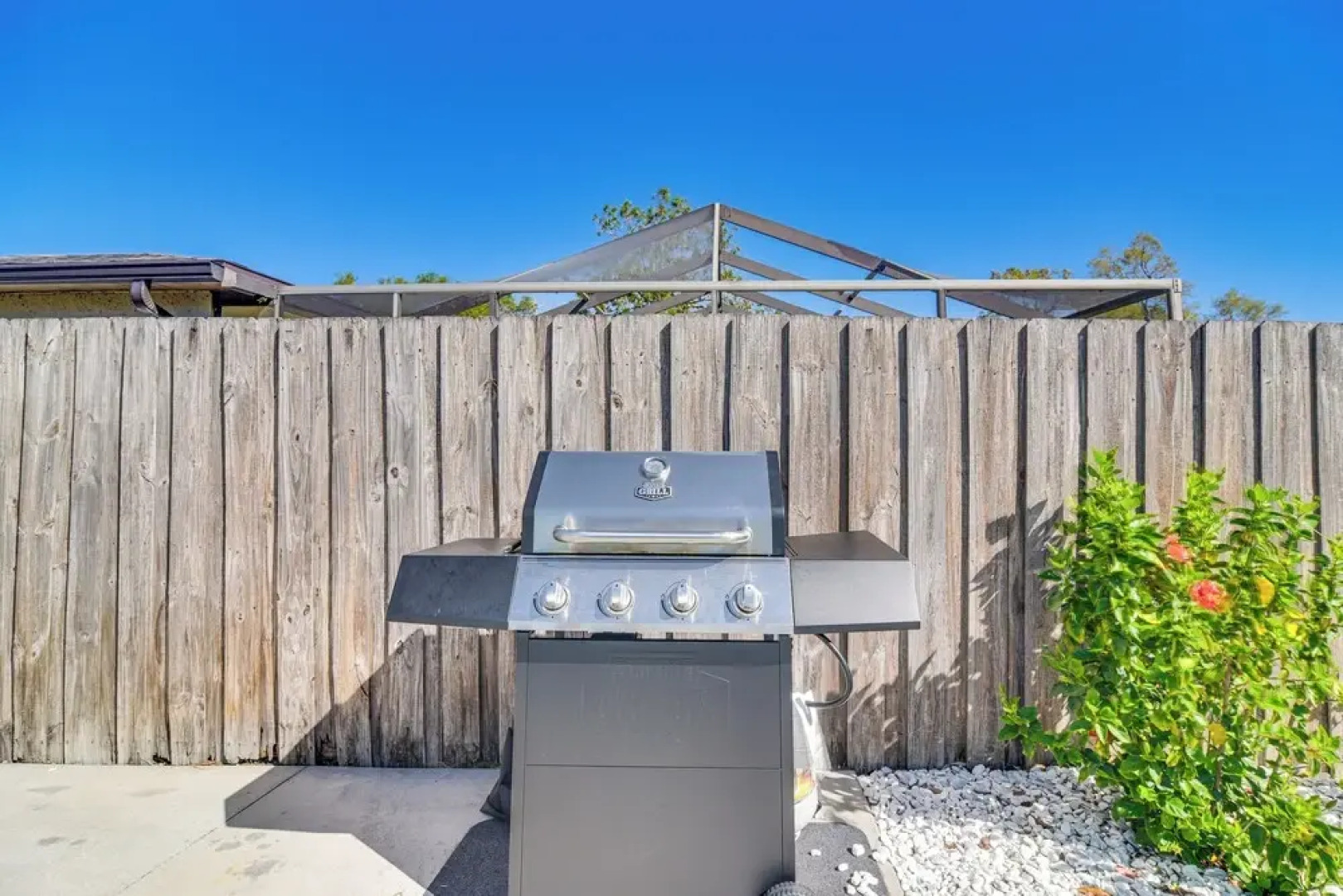 10 Mi to Dtwn St Petersburg: Mod Central Getaway